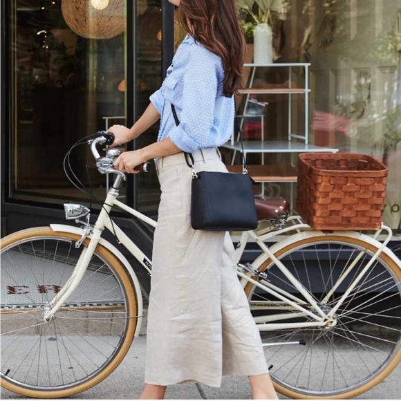 EUC Lo & Sons Pearl Convertible Crossbody Purse, in Black Nappa Leather - Picture 4 of 16